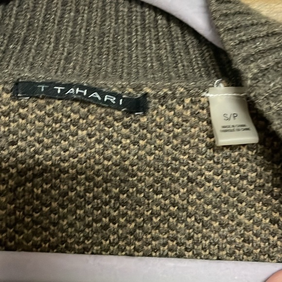 T Tahari size small brown floral button down crop cardigan sweater - Picture 2 of 7